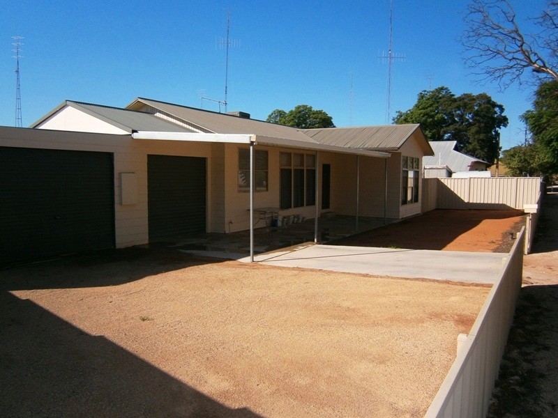 2 Matthew Street, Waikerie SA 5330