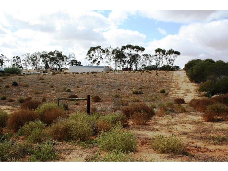 8 Pioneer Landing Drive, Loxton SA 5333