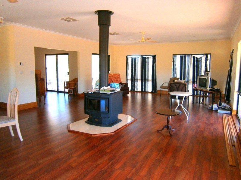 34 River Drive, Blanchetown SA 5357