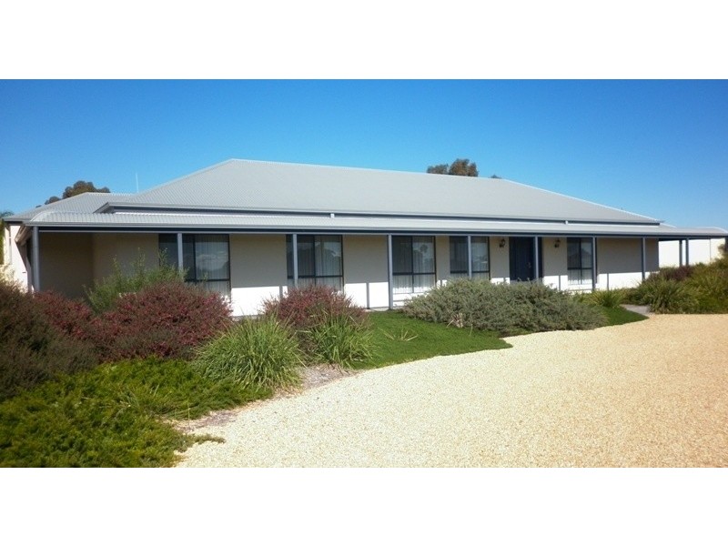 33 Cucumunga Street, Renmark SA 5341