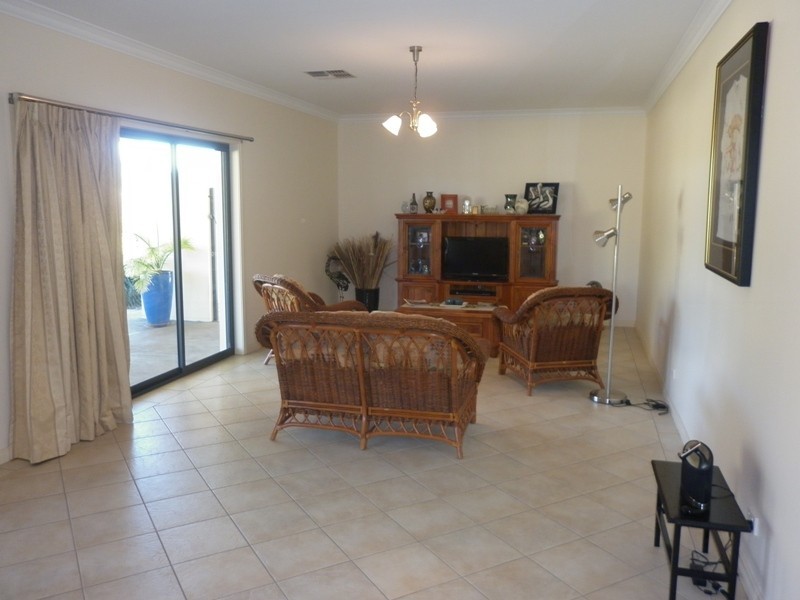 33 Cucumunga Street, Renmark SA 5341
