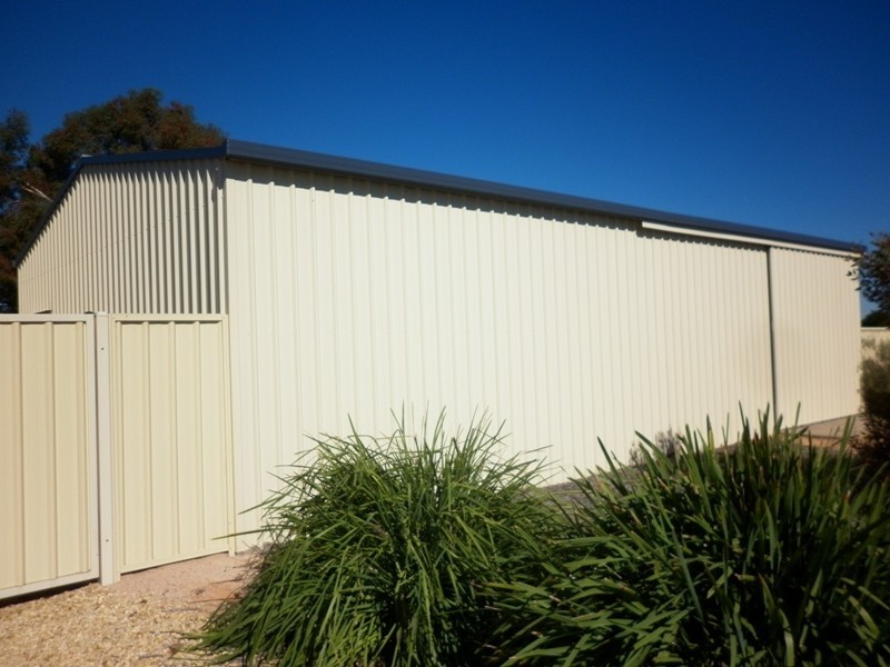 33 Cucumunga Street, Renmark SA 5341