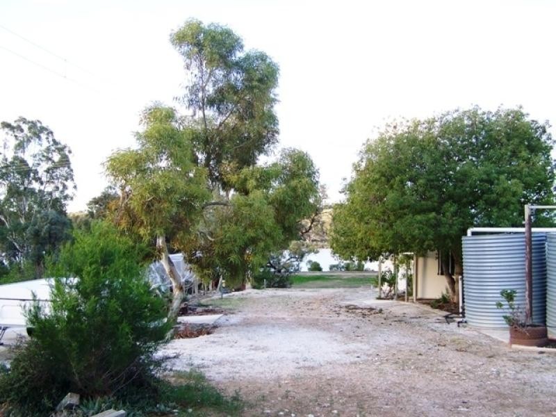 15 Langs Landing, Swan Reach SA 5354