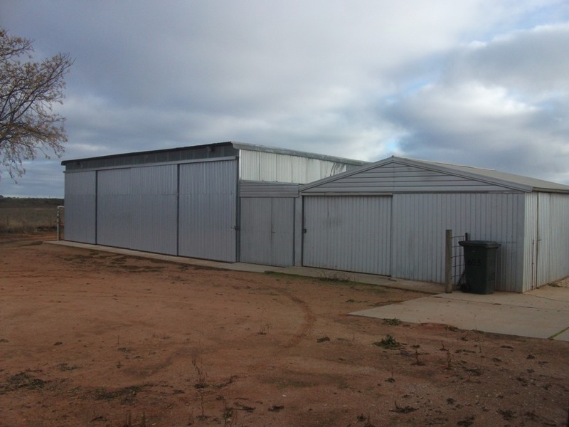 218 West Road, Glossop SA 5344