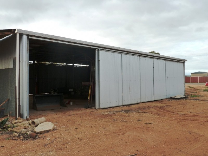 - Dorsch Avenue, Loxton SA 5333