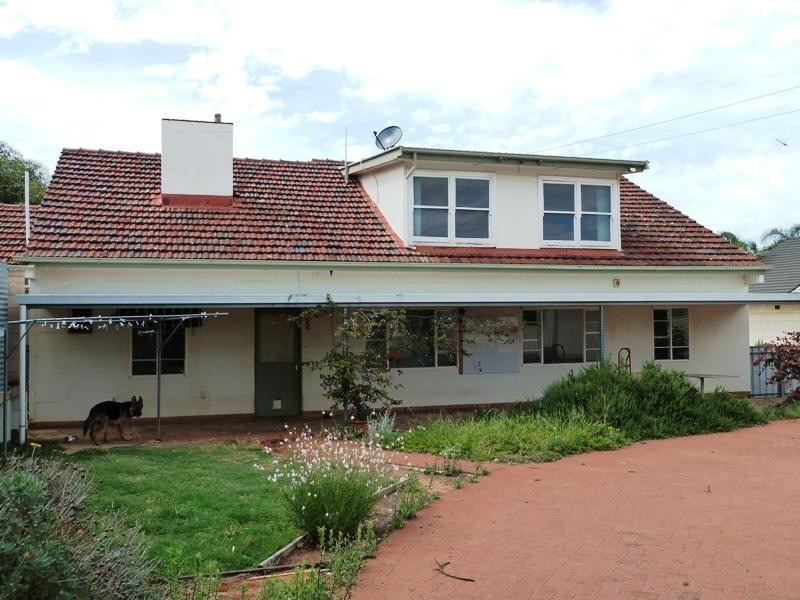 2 Second Street, Loxton SA 5333