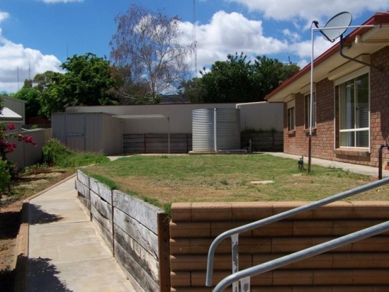 4 Mary Starr Drive, Waikerie SA 5330