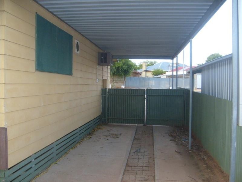 12 Bahnisch Avenue, Berri SA 5343