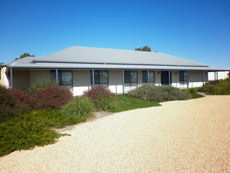 33 Cucamunga Street, Renmark SA 5341