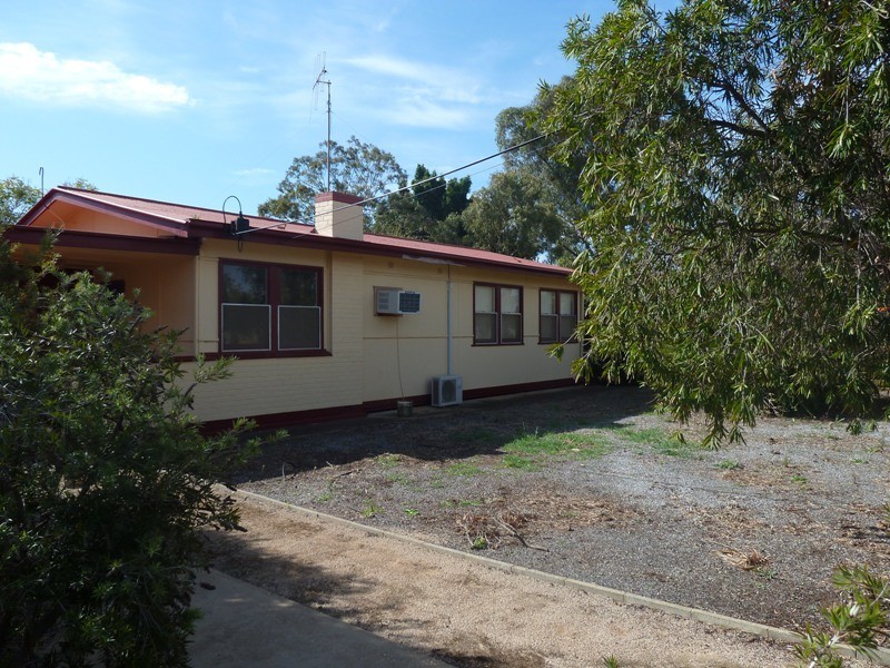 27 Gilbert Street, Berri SA 5343