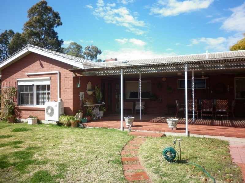 2 Marrara Street, Renmark SA 5341