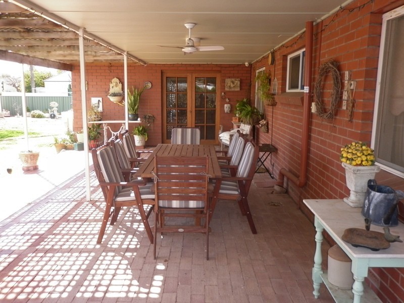2 Marrara Street, Renmark SA 5341