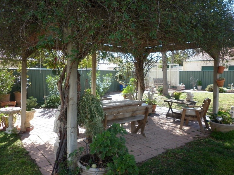 2 Marrara Street, Renmark SA 5341