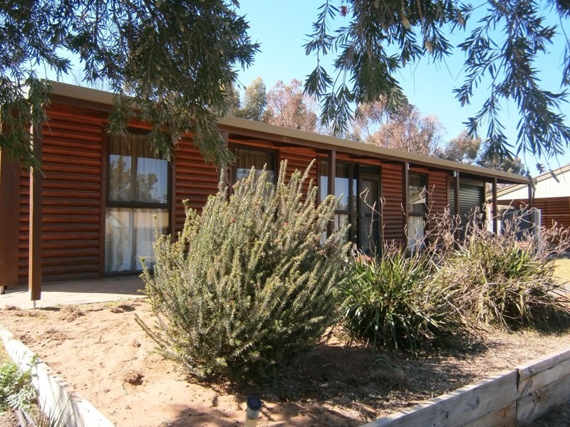 66 Apold Court / Pine Village, Morgan SA 5320