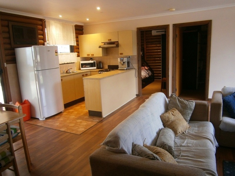 66 Apold Court / Pine Village, Morgan SA 5320