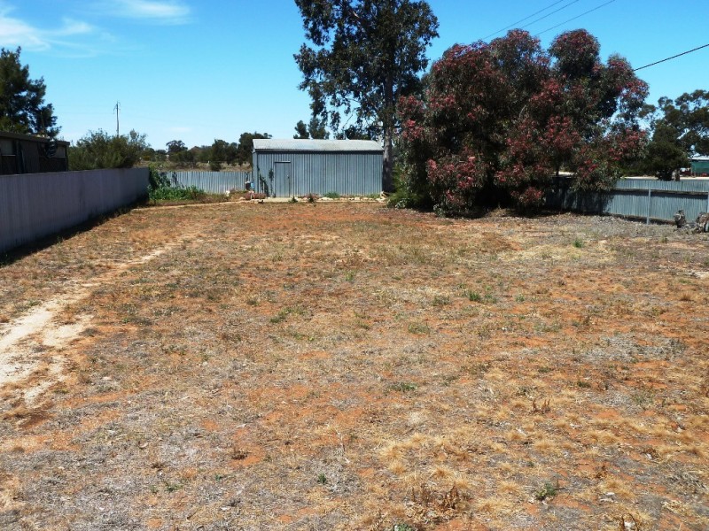 - Paruna Road, Loxton SA 5333