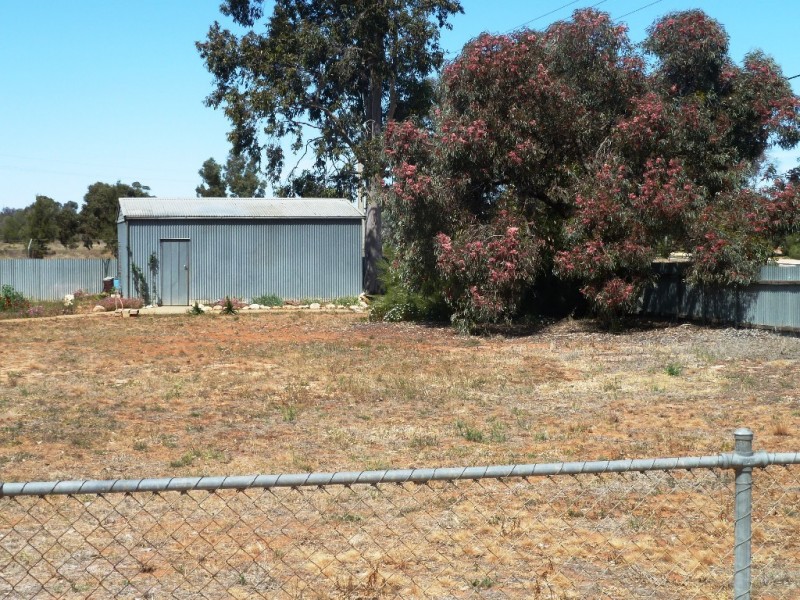 - Paruna Road, Loxton SA 5333