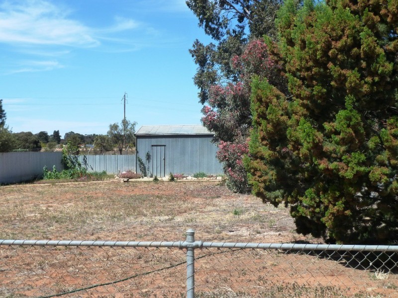 - Paruna Road, Loxton SA 5333