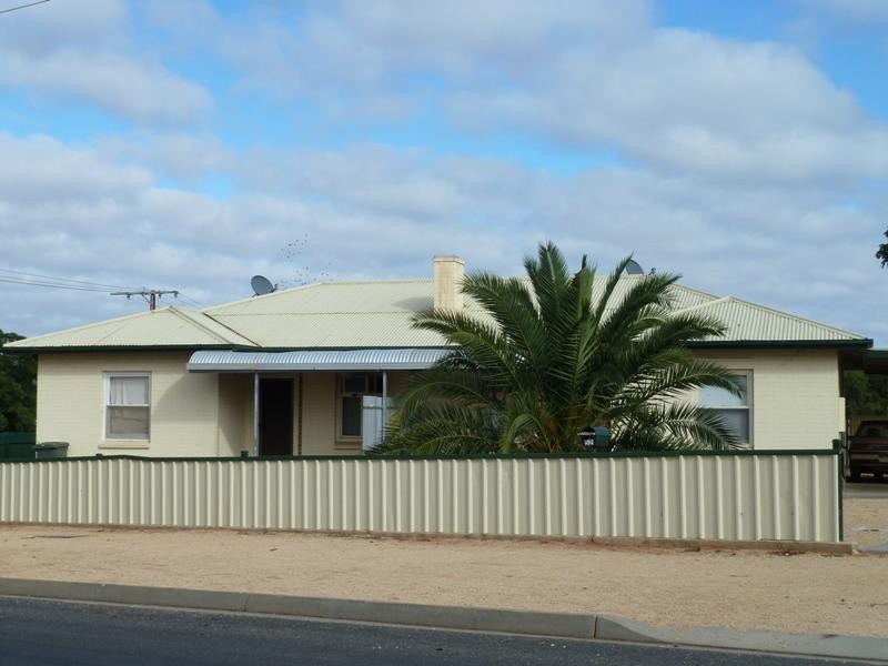 50 and 52 Aleppo Street, Loxton SA 5333