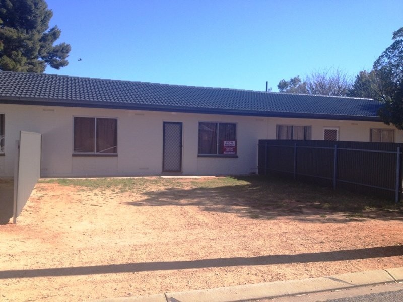 4/8 Eringa Street, Loxton SA 5333