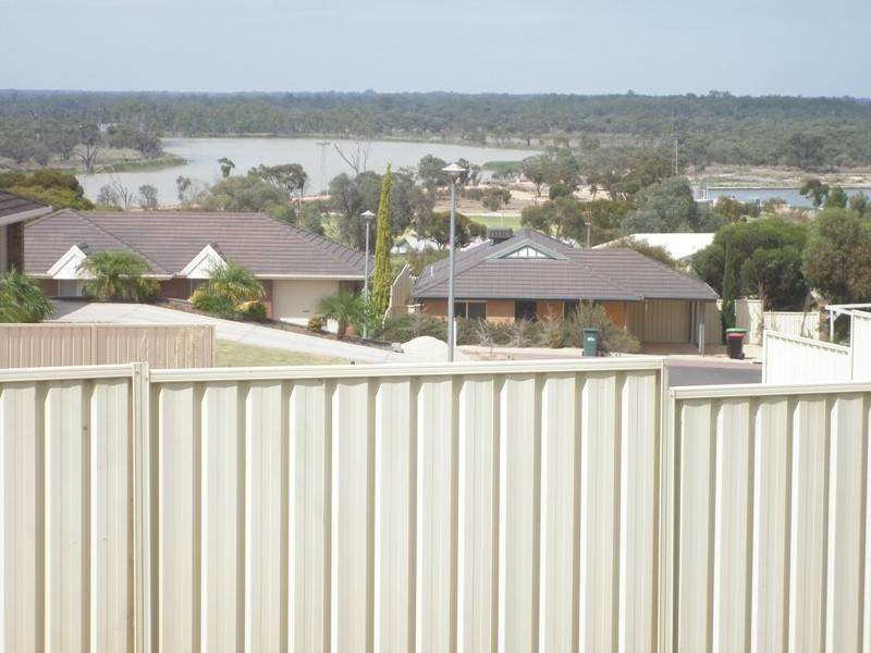 8 Curtis Avenue, Paringa SA 5340