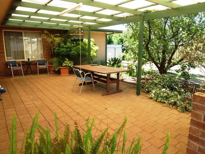 20 Hall Crescent, Loxton SA 5333