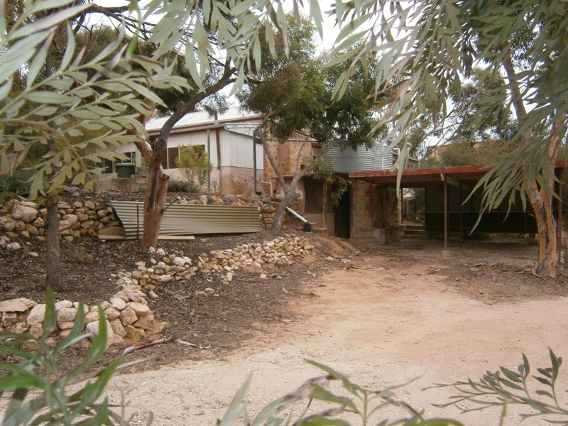 4 Cliff Street, Waikerie SA 5330