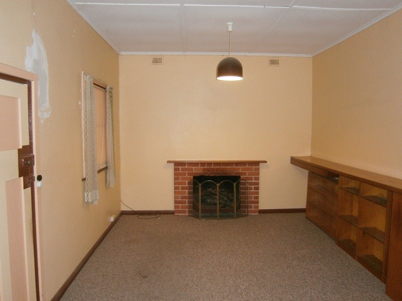 4 Cliff Street, Waikerie SA 5330