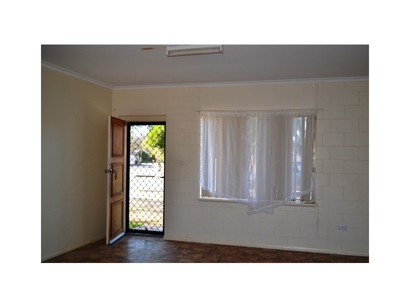 1/8 Eringa Avenue, Loxton SA 5333