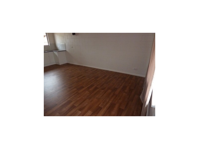 1/8 Eringa Avenue, Loxton SA 5333