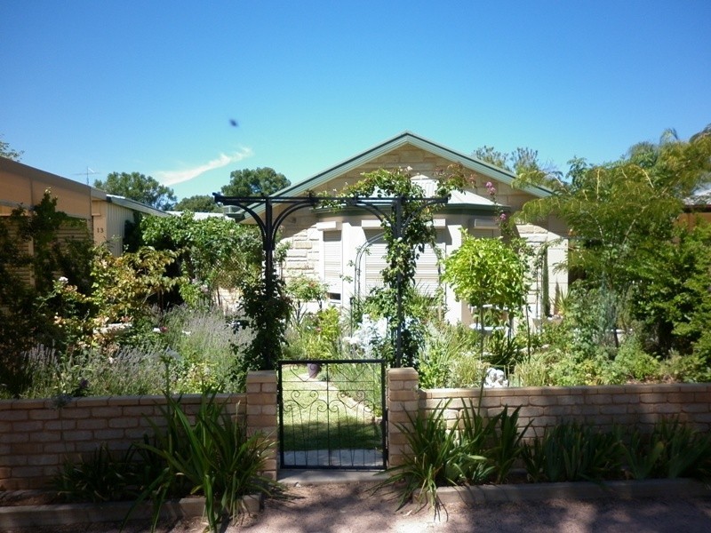 13 Evans Street, Renmark SA 5341