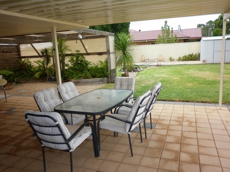 8 Cook Street, Renmark SA 5341