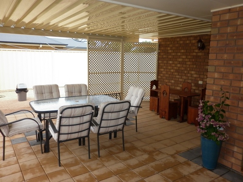 8 Cook Street, Renmark SA 5341