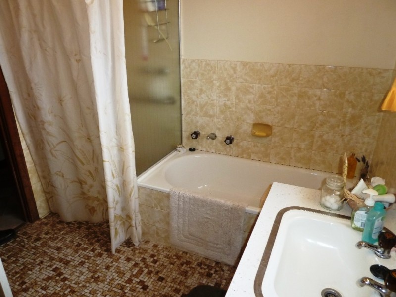 29 First Street, Loxton SA 5333