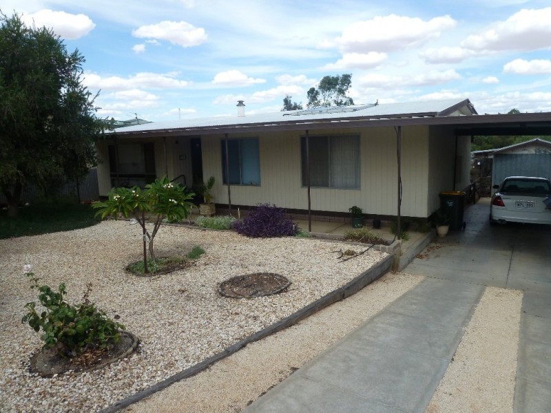 29 First Street, Loxton SA 5333