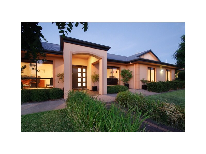 8 Stasinowsky Crt, Loxton SA 5333
