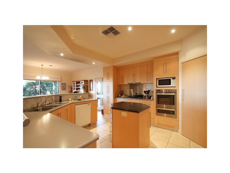8 Stasinowsky Crt, Loxton SA 5333