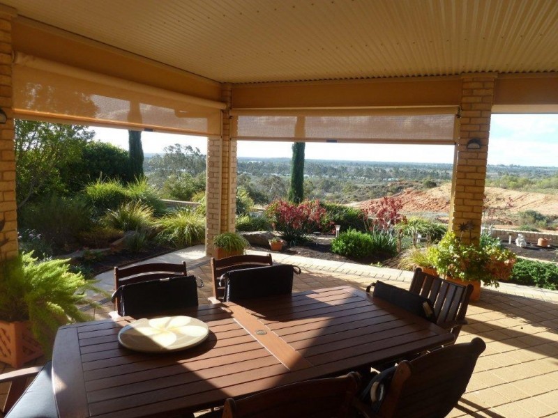 8 Stasinowsky Crt, Loxton SA 5333