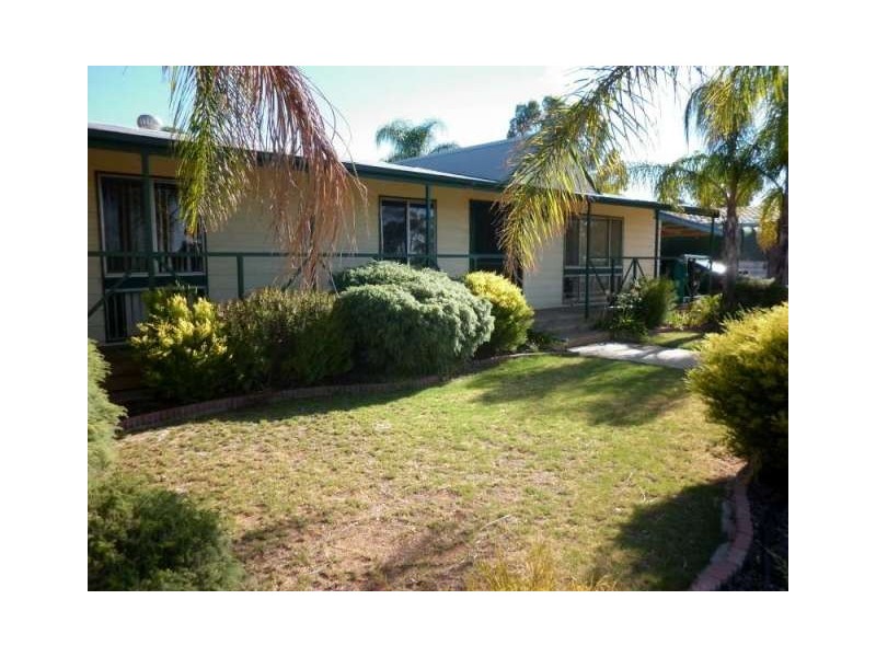 17 Turnbull Tce, Glossop SA 5344