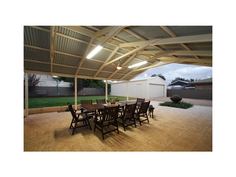 16 Luther Road, Loxton SA 5333