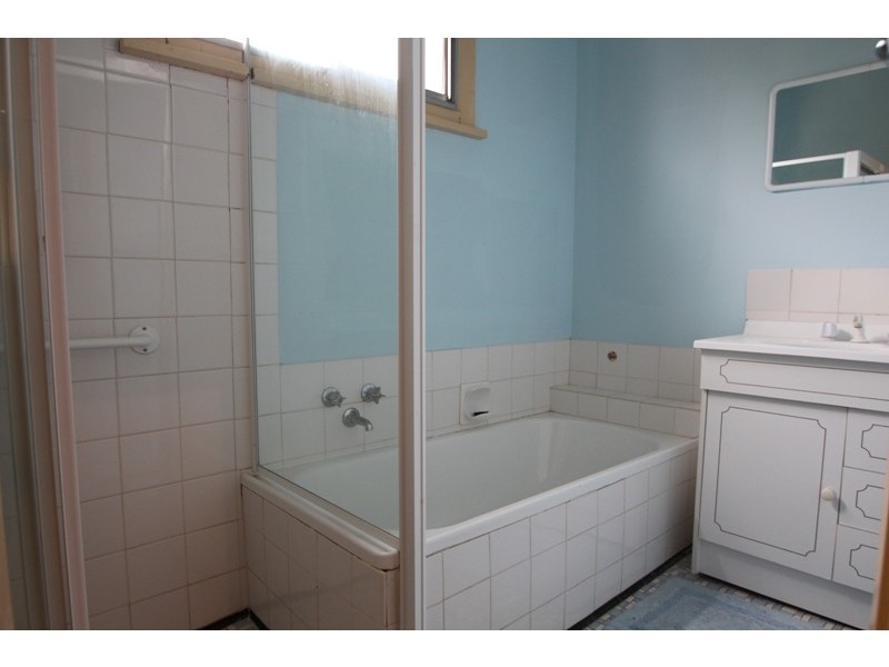 9 Laffer Street, Barmera SA 5345