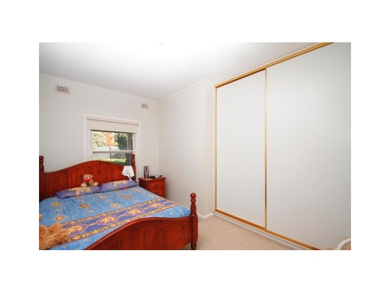 15 PINE AVE, Loxton SA 5333