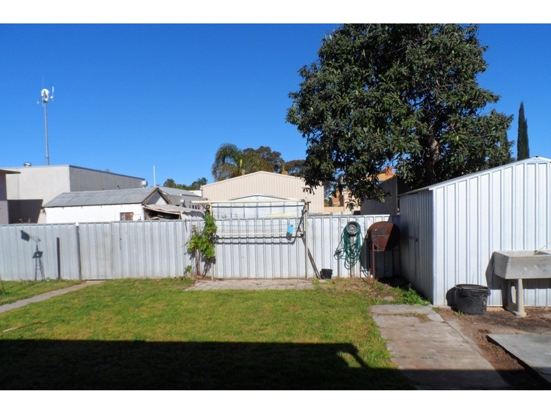 5 Thirteenth Street, Renmark SA 5341