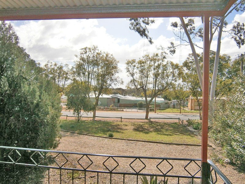 3 Matthews Street, Waikerie SA 5330