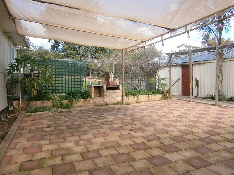 3 Matthews Street, Waikerie SA 5330