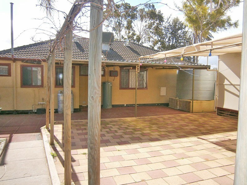 3 Matthews Street, Waikerie SA 5330