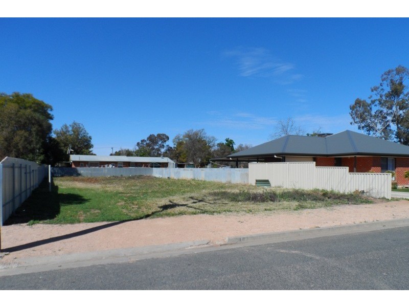 11 Belah Street, Renmark SA 5341
