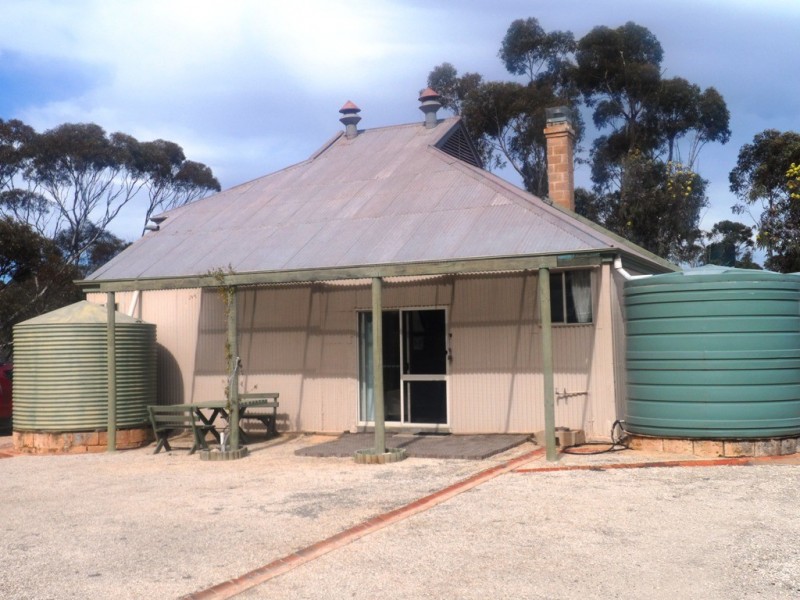 9 Charleson Road, Wanbi SA 5310