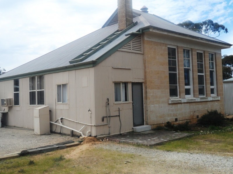 9 Charleson Road, Wanbi SA 5310