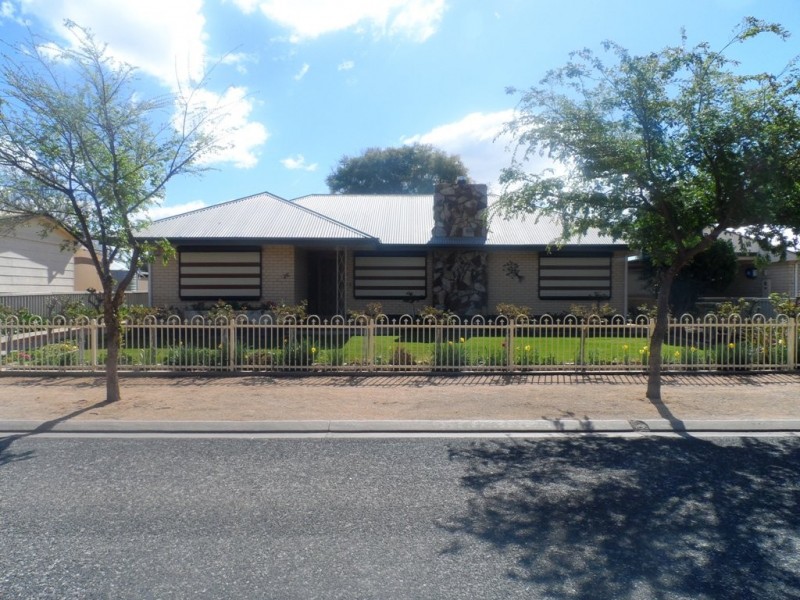 26 First Street, Loxton SA 5333